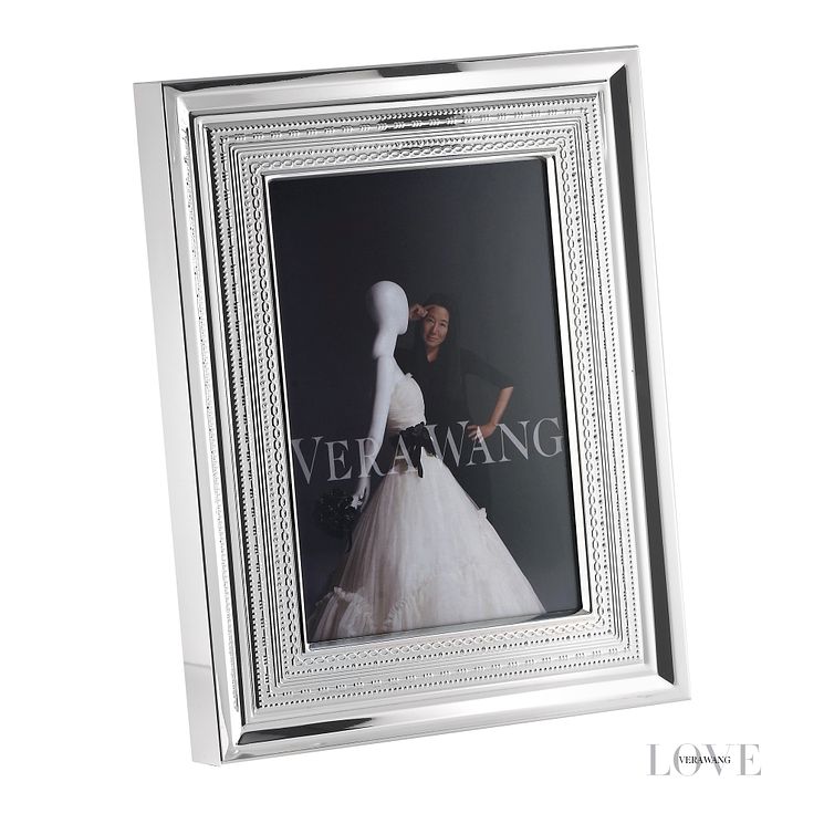 Vera Wang With Love photo frame 7x5 Ernest Jones